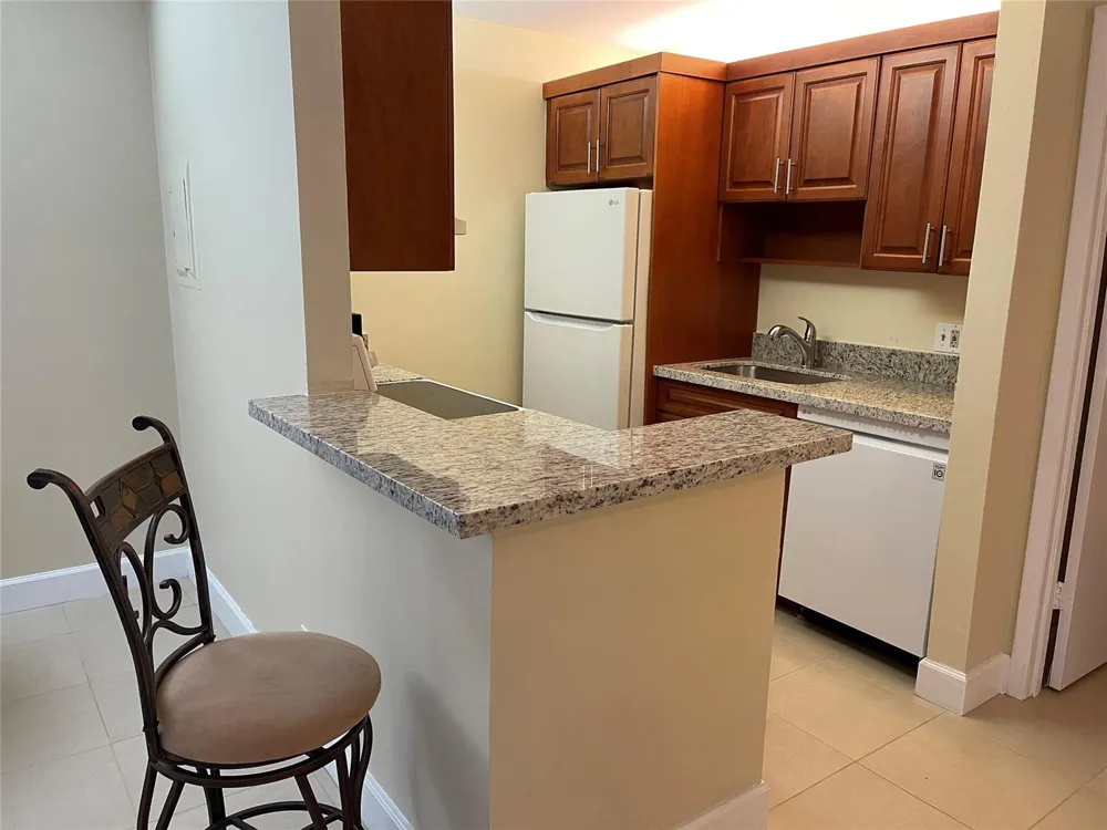 26 CROSSINGS CIRCLE #G Boynton Beach, FL 33435
