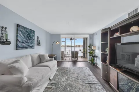 116 LAKE EMERALD DRIVE #101