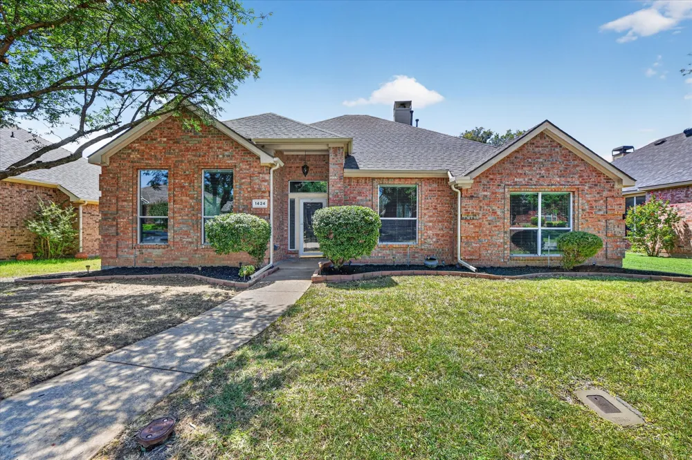 1424 Mayflower Lane Lewisville, TX 75077