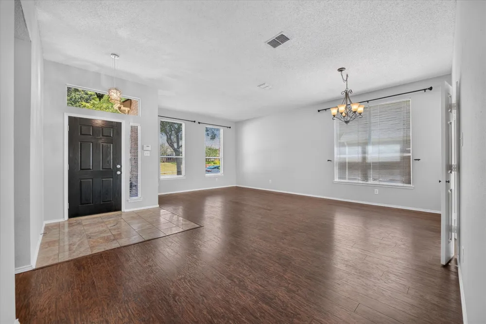 1424 Mayflower Lane Lewisville, TX 75077