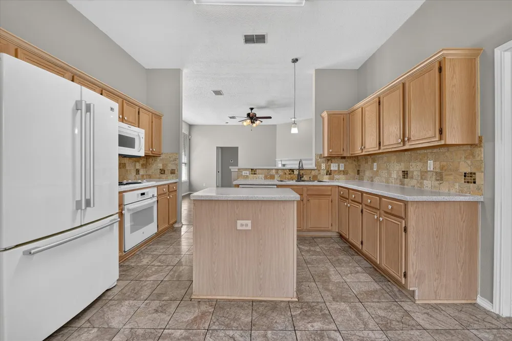 1424 Mayflower Lane Lewisville, TX 75077