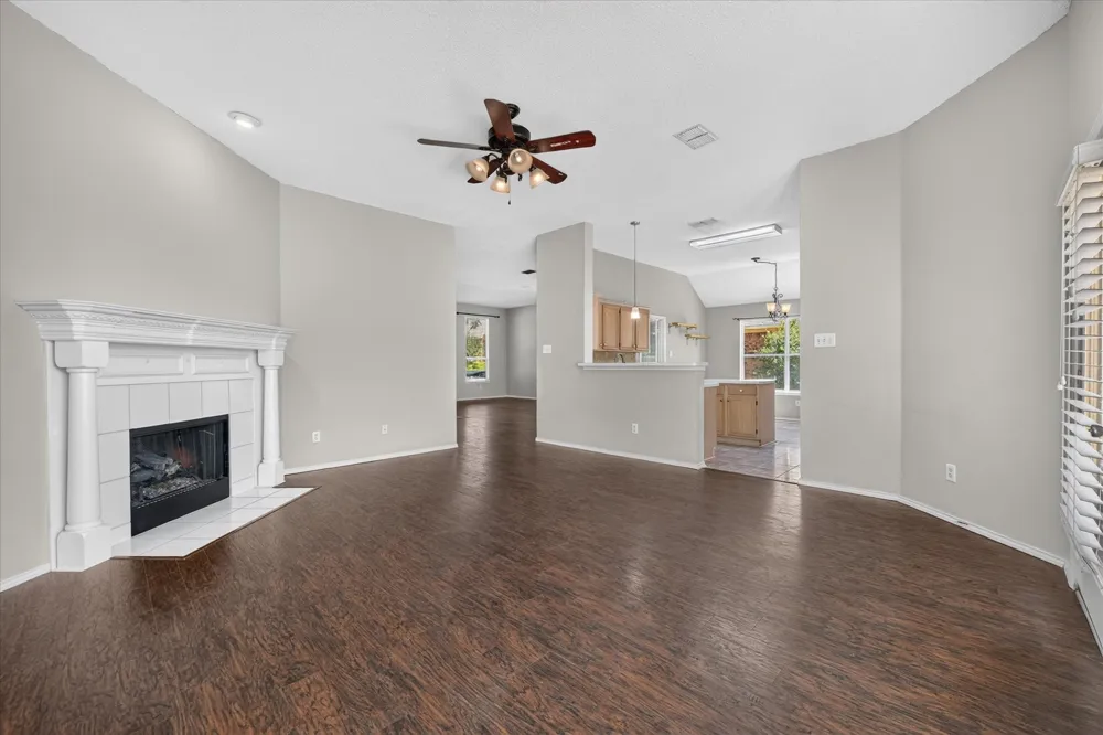 1424 Mayflower Lane Lewisville, TX 75077