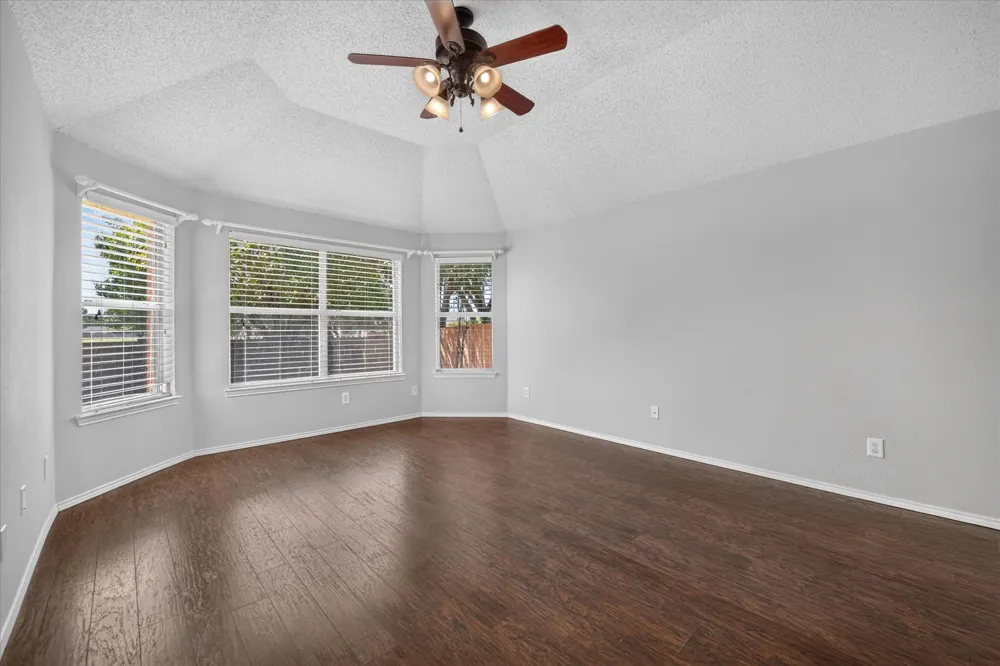 1424 Mayflower Lane Lewisville, TX 75077