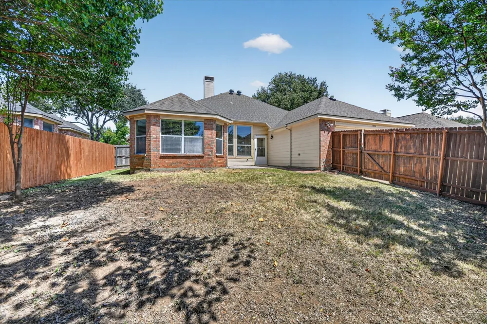 1424 Mayflower Lane Lewisville, TX 75077