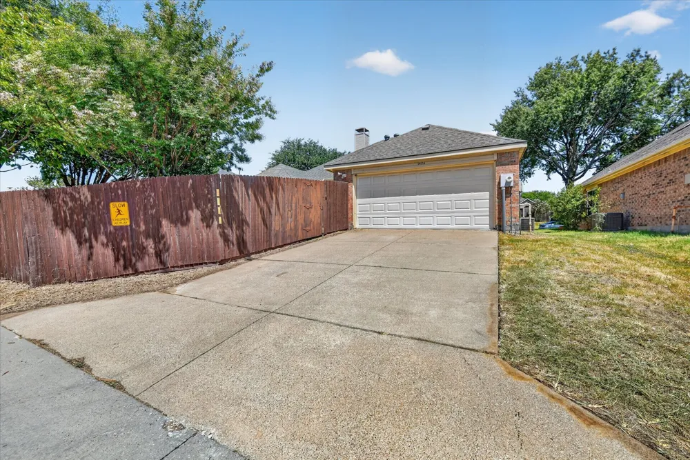 1424 Mayflower Lane Lewisville, TX 75077