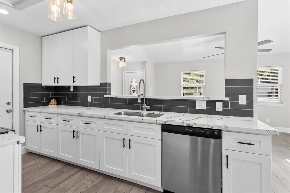 909 Stewart Street Montgomery, TX 77316