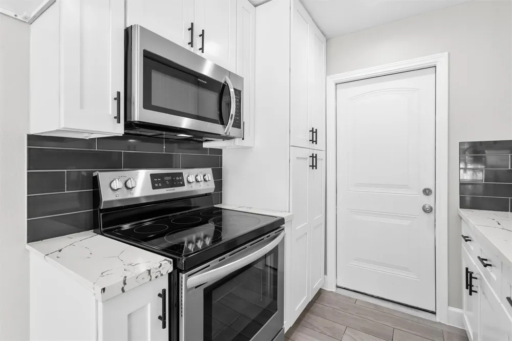 909 Stewart Street Montgomery, TX 77316