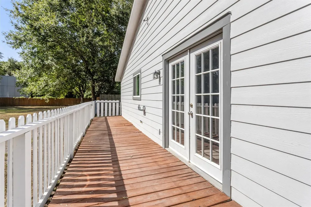 909 Stewart Street Montgomery, TX 77316