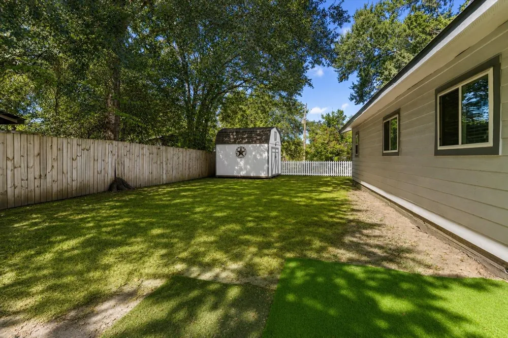 909 Stewart Street Montgomery, TX 77316