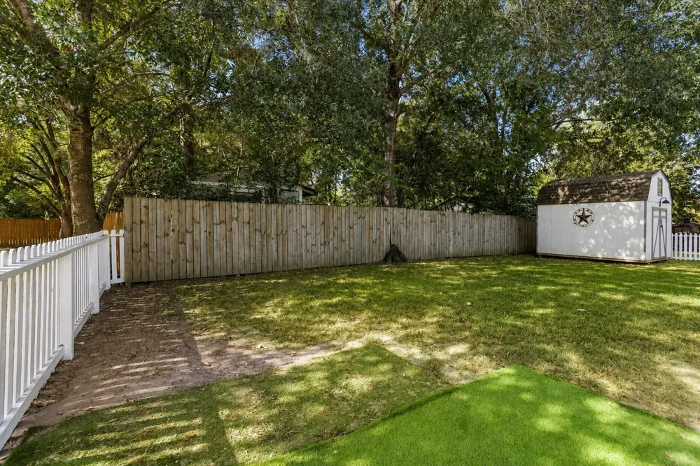 909 Stewart Street Montgomery, TX 77316