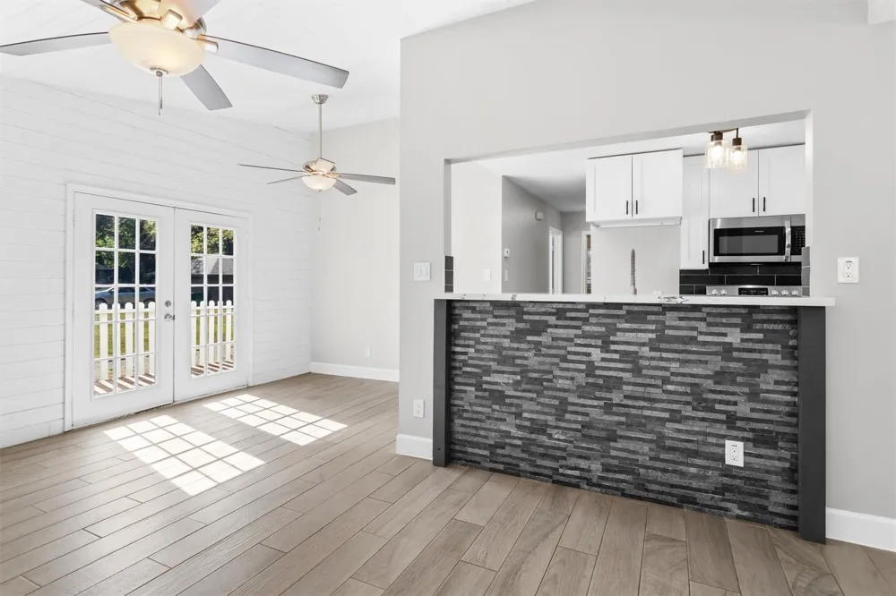 909 Stewart Street Montgomery, TX 77316
