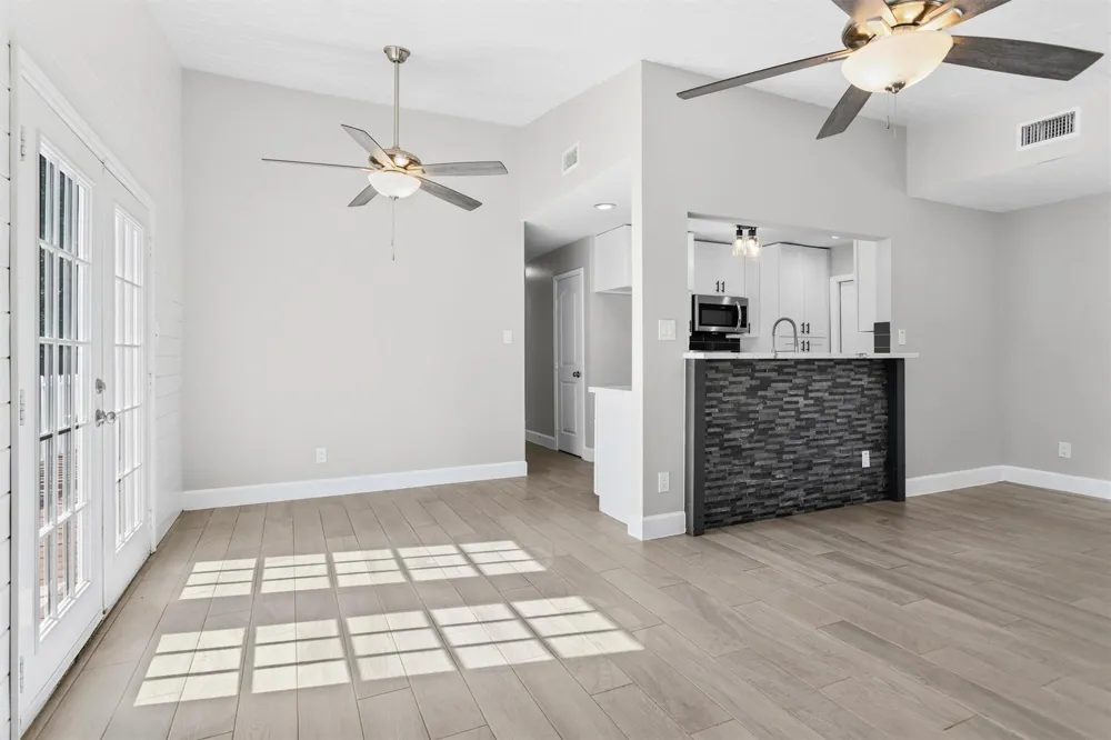 909 Stewart Street Montgomery, TX 77316