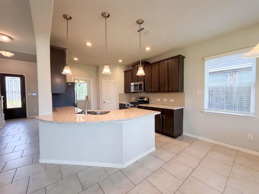 222 Ashley Way Alvin, TX 77511