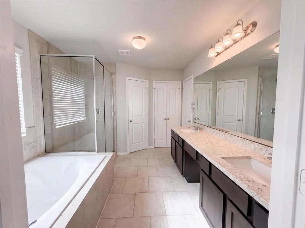222 Ashley Way Alvin, TX 77511