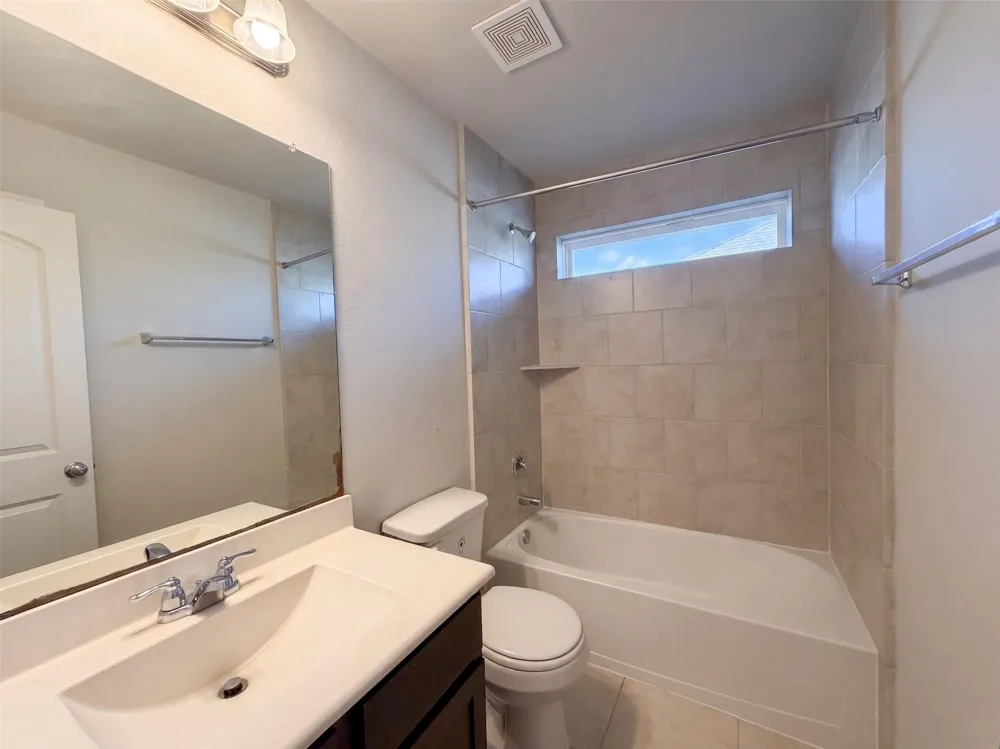 222 Ashley Way Alvin, TX 77511