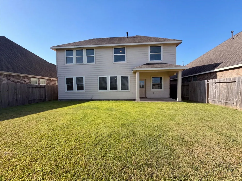 222 Ashley Way Alvin, TX 77511
