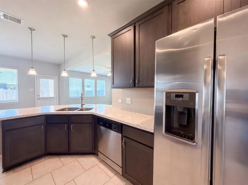 222 Ashley Way Alvin, TX 77511