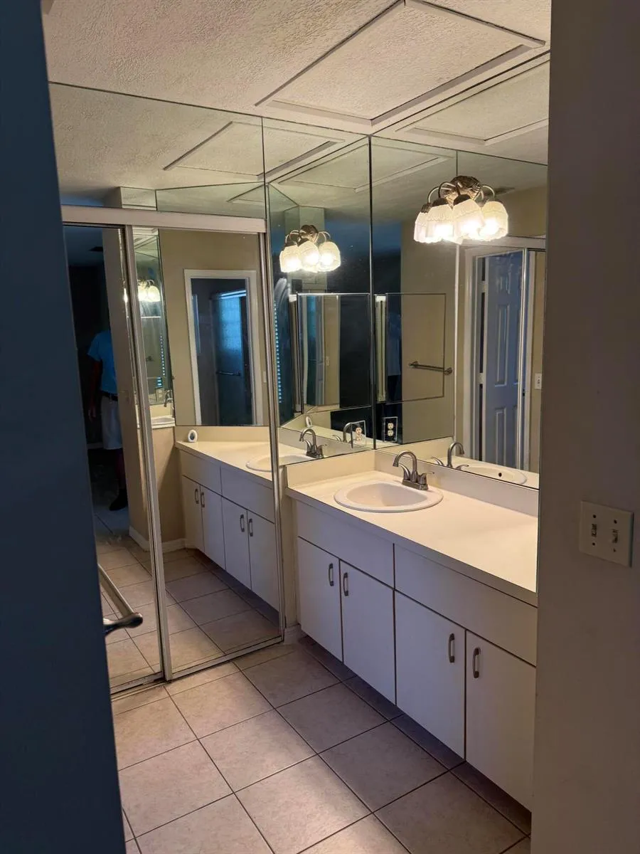 1927 SIXTY OAKS LANE Vero Beach, FL 32966