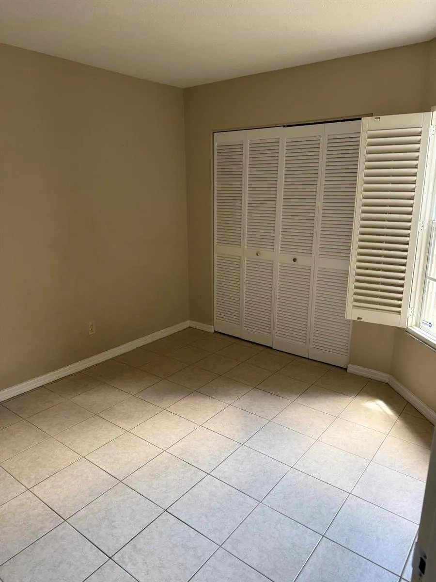 1927 SIXTY OAKS LANE Vero Beach, FL 32966