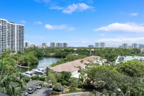3530 Mystic Pointe Dr #808