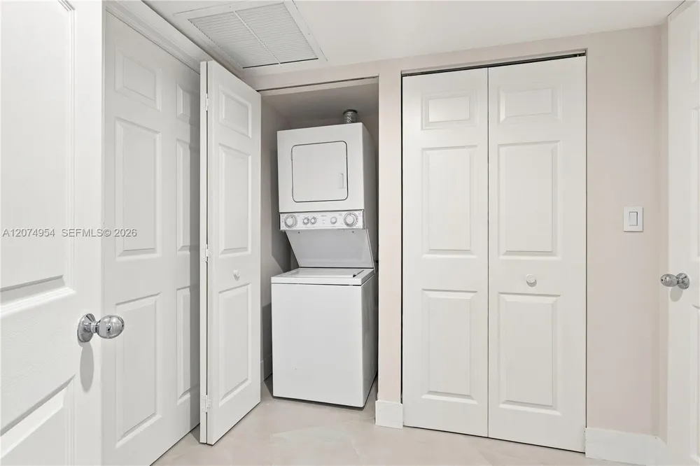 3530 Mystic Pointe Dr #808 Aventura, FL 33180