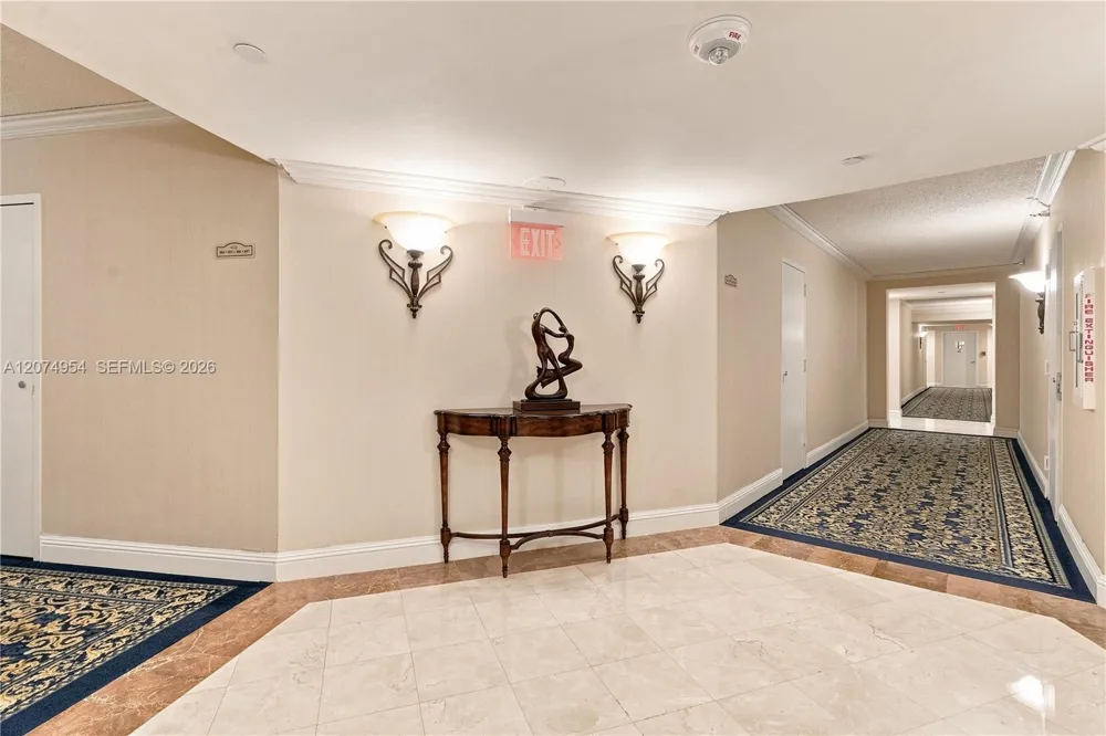 3530 Mystic Pointe Dr #808 Aventura, FL 33180