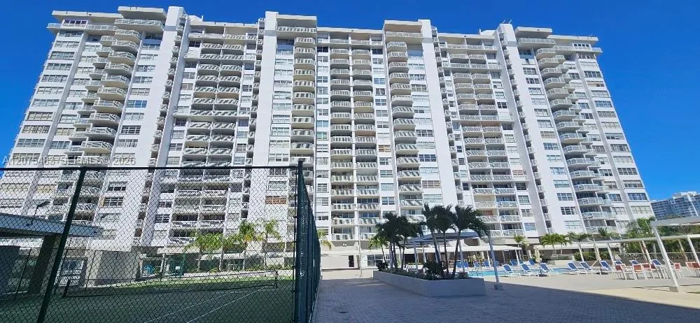 18021 Biscayne Blvd #1903 Aventura, FL 33160