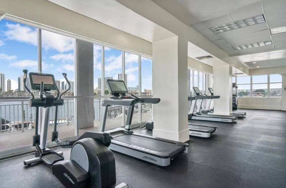 18021 Biscayne Blvd #1903 Aventura, FL 33160
