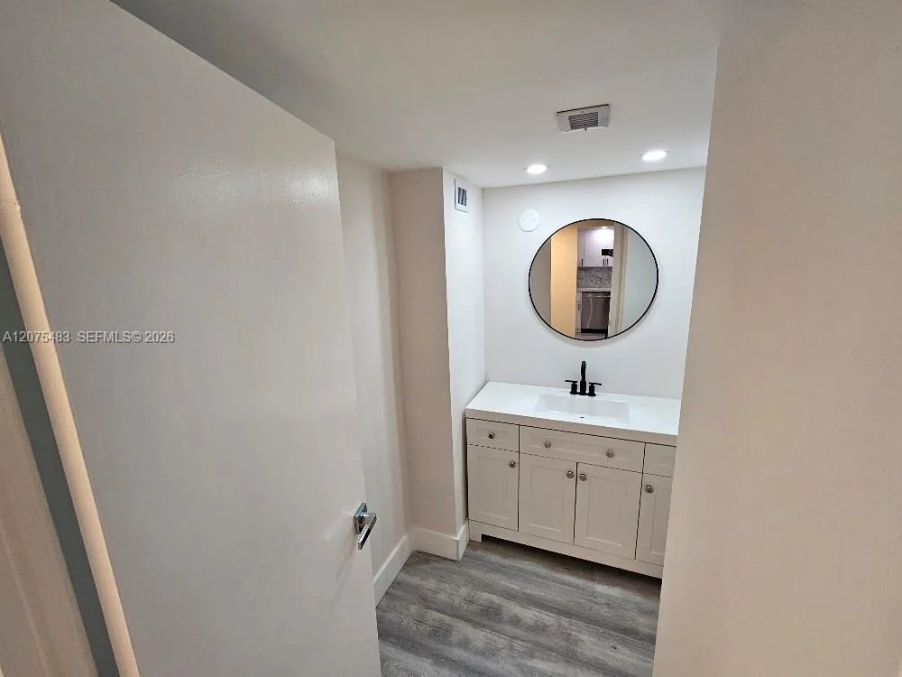 18021 Biscayne Blvd #1903 Aventura, FL 33160