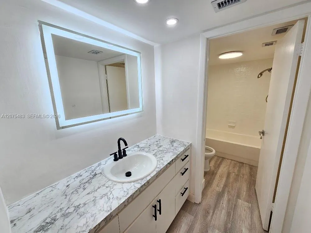 18021 Biscayne Blvd #1903 Aventura, FL 33160