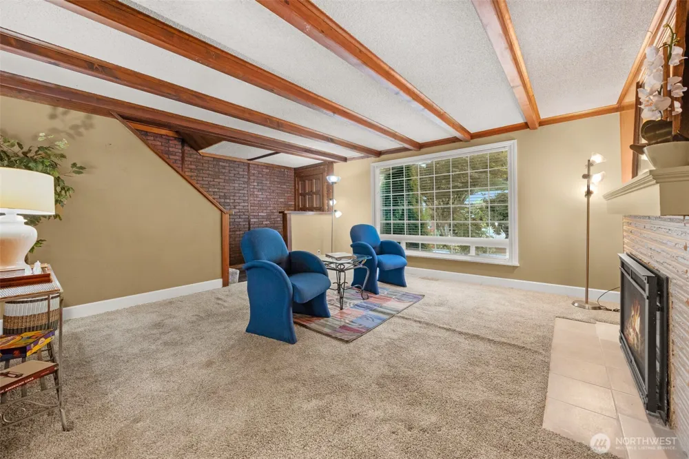824 NE 194th Street Shoreline, WA 98155
