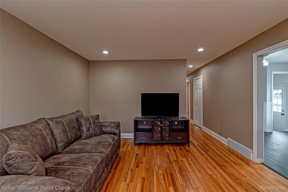 22458 Milner Street St Clair Shores City, MI 48081