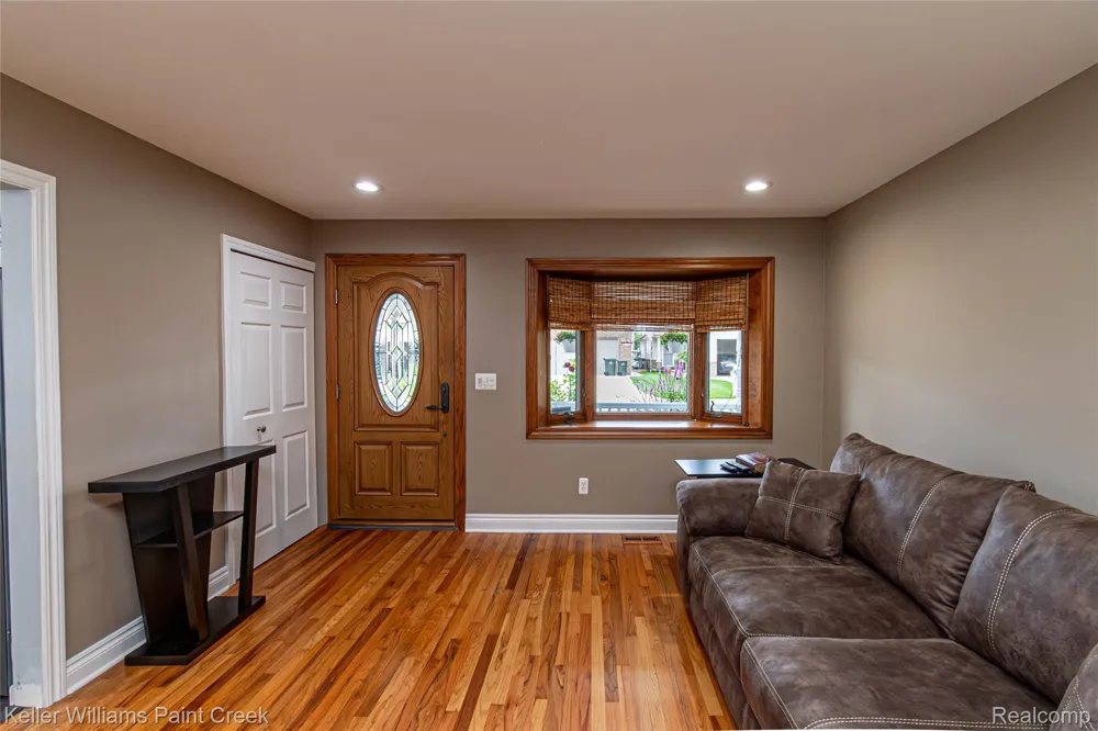 22458 Milner Street St Clair Shores City, MI 48081