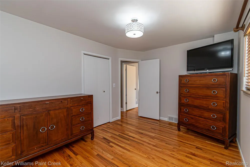 22458 Milner Street St Clair Shores City, MI 48081