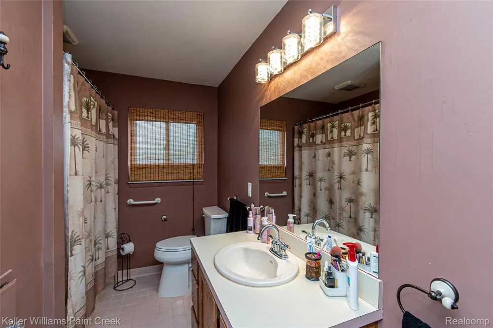 22458 Milner Street St Clair Shores City, MI 48081
