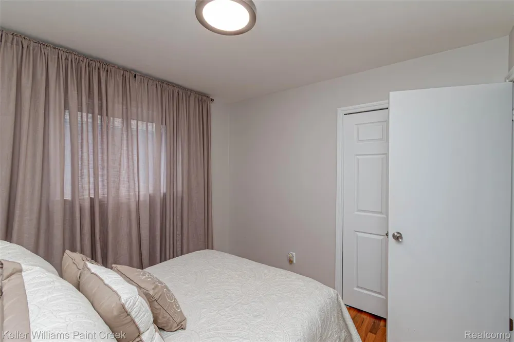 22458 Milner Street St Clair Shores City, MI 48081