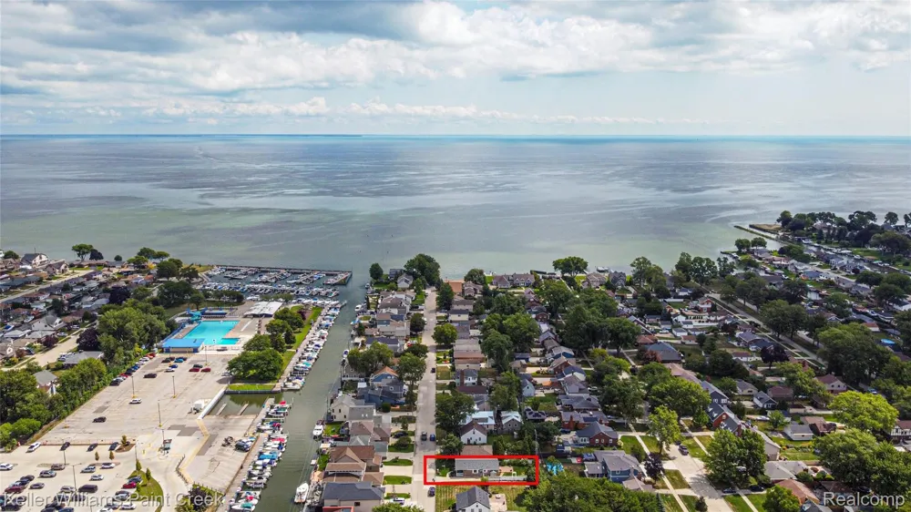 22458 Milner Street St Clair Shores City, MI 48081