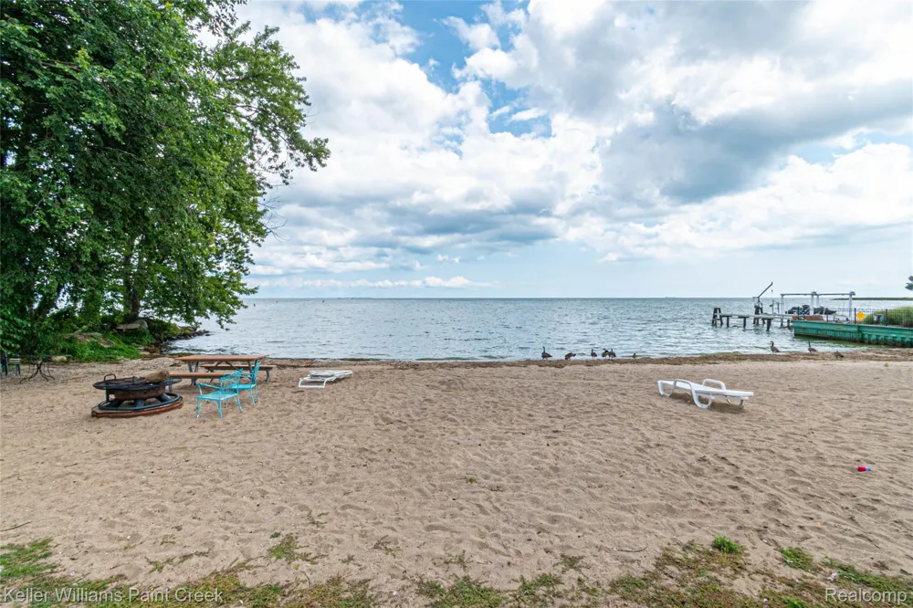 22458 Milner Street St Clair Shores City, MI 48081