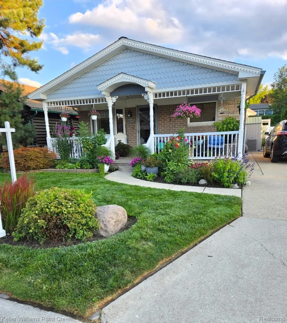 22458 Milner Street St Clair Shores City, MI 48081