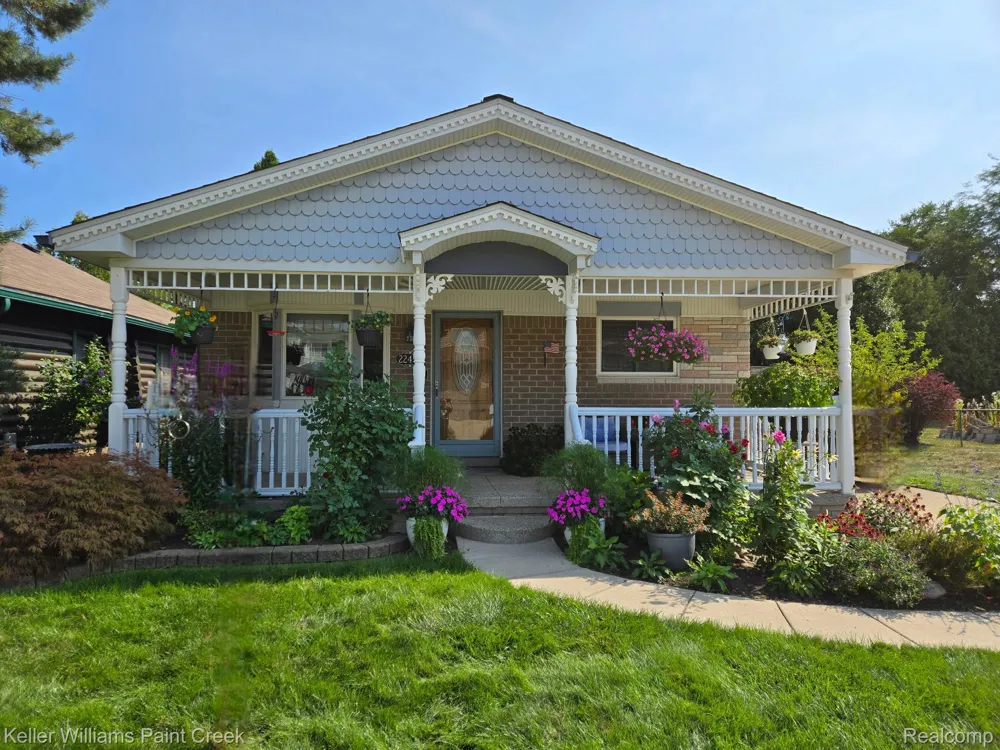 22458 Milner Street St Clair Shores City, MI 48081