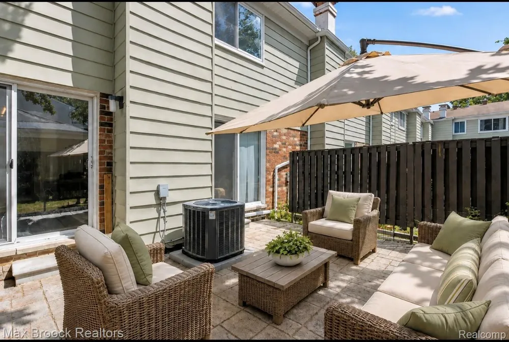 1928 S Wickham W Royal Oak City, MI 48073