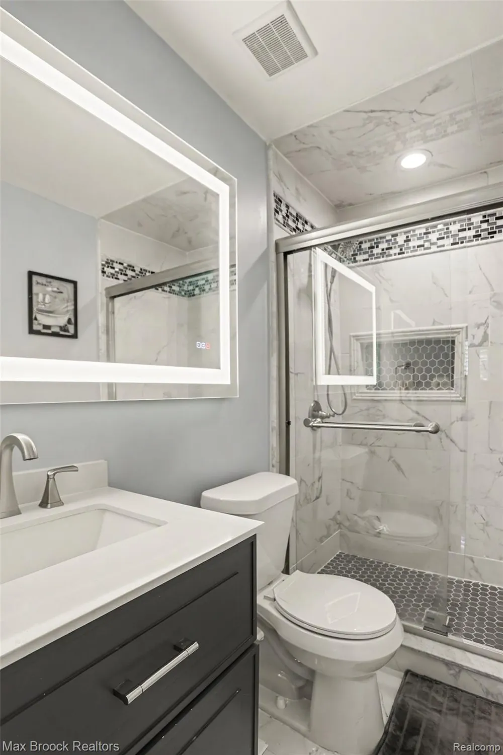 1928 S Wickham W Royal Oak City, MI 48073