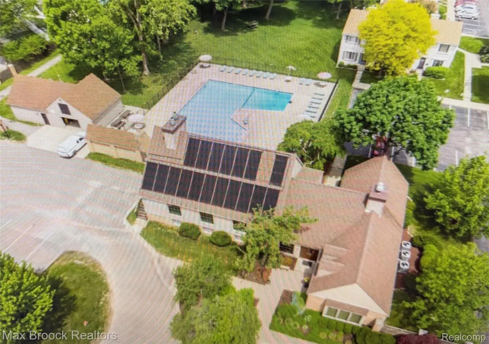 1928 S Wickham W Royal Oak City, MI 48073