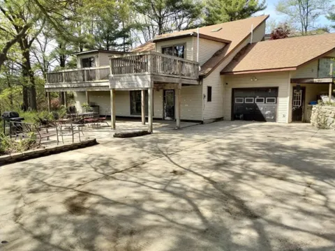 11457 Montcalm Road
