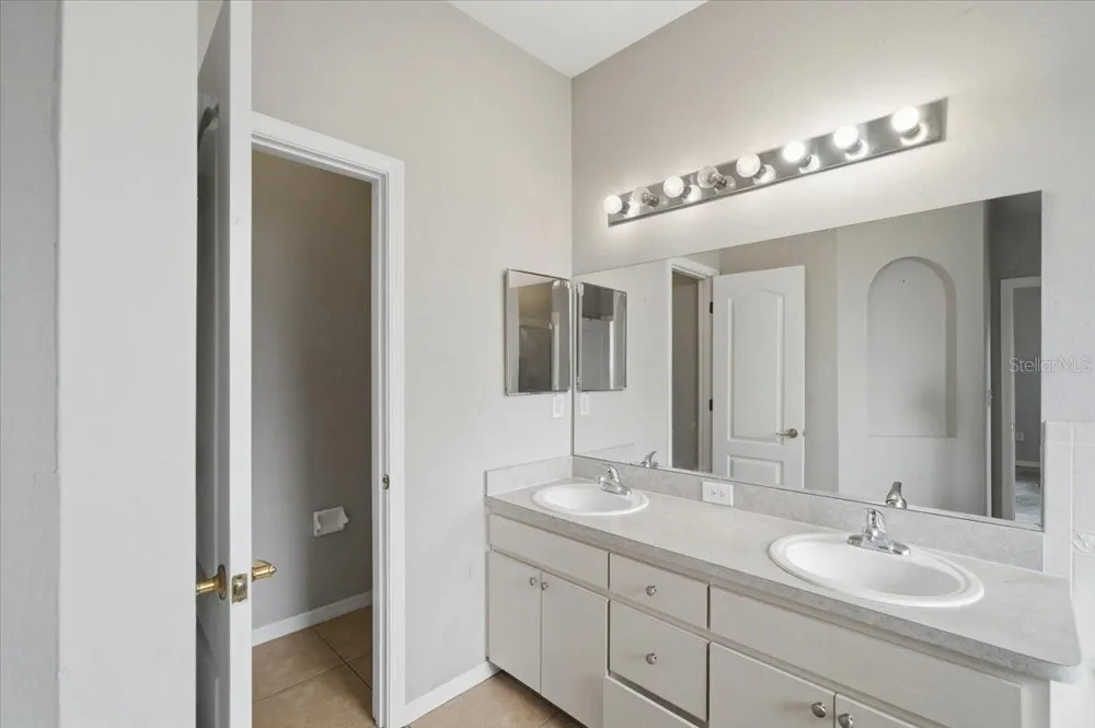 153 OAK CROSSING BOULEVARD Auburndale, FL 33823