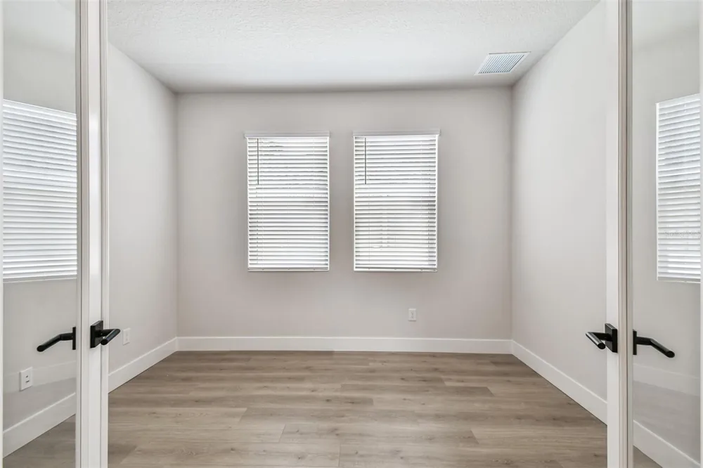 811 W ORIENT STREET Tampa, FL 33603