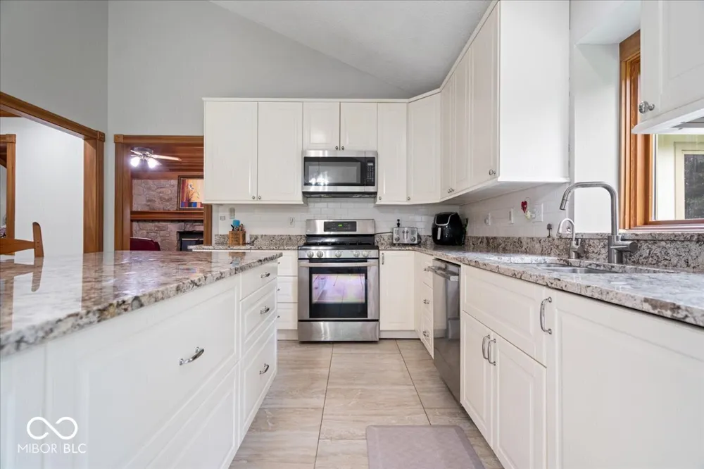 5805 E 800 S Zionsville, IN 46077