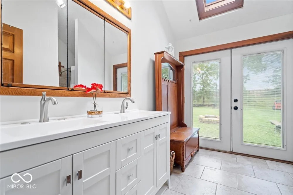 5805 E 800 S Zionsville, IN 46077