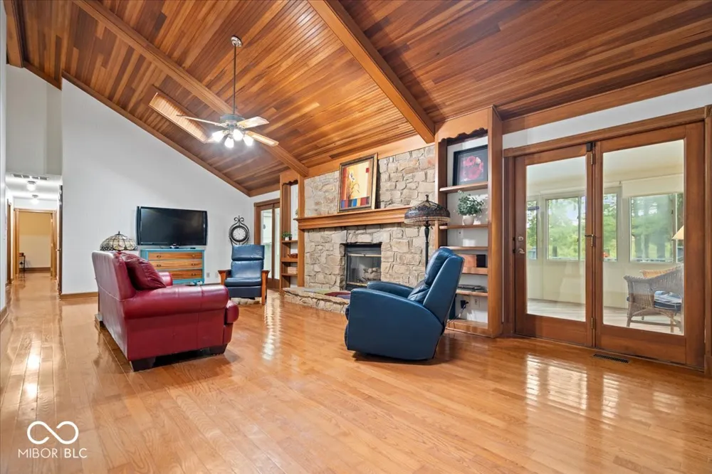 5805 E 800 S Zionsville, IN 46077