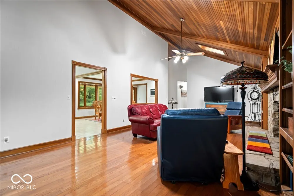 5805 E 800 S Zionsville, IN 46077